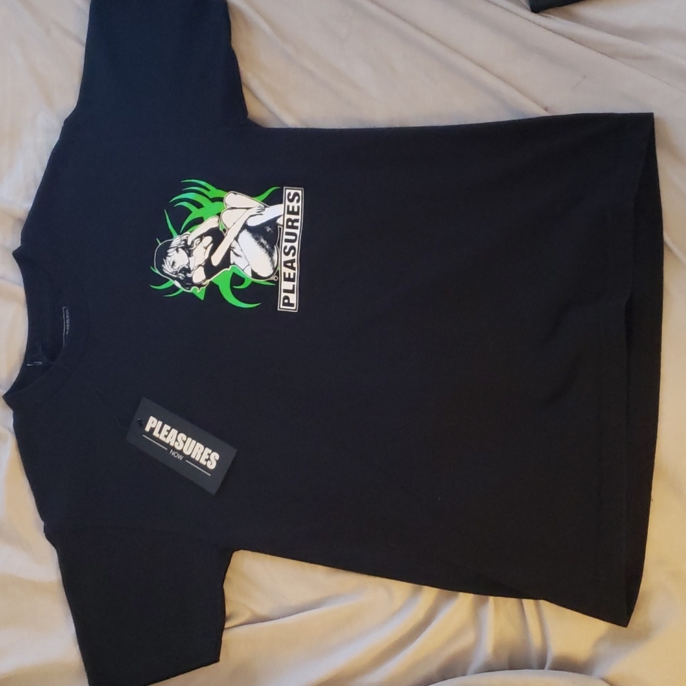 Pleasures "Bossy" Tshirt Medium